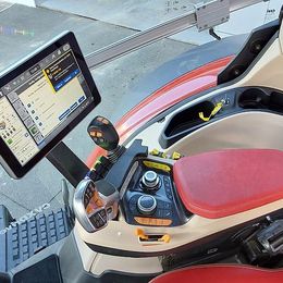 Case IH Optum 300 CVX